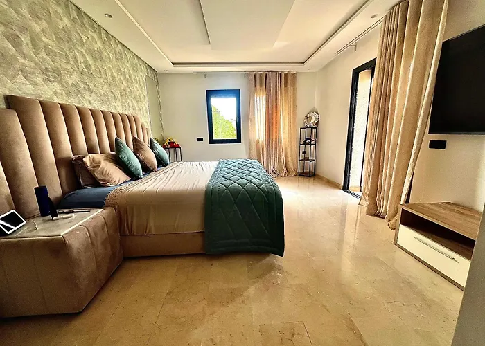 Exotic Vip Villa Family Only -Service Chambre,Billard,Ping-Pong,Piscine Privee -Chauffee Sur Demande-